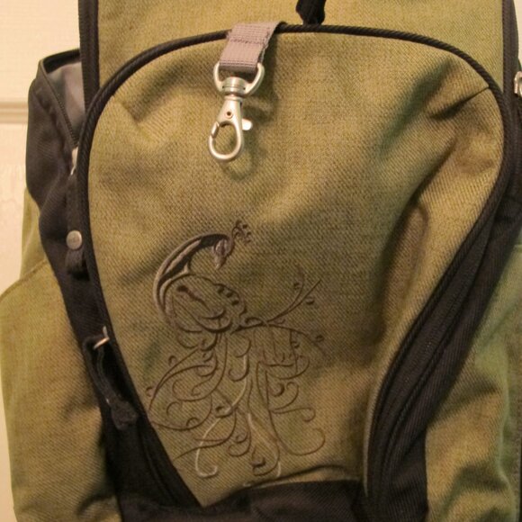 Vintage REI Nikole 9L small daypack convertible sling in Olive - Picture 7 of 9